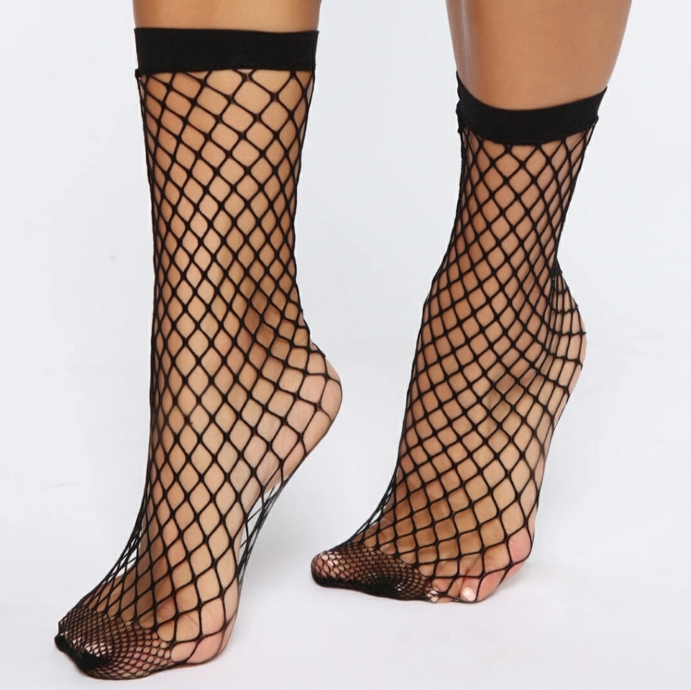 Vince Camuto fishnet socks